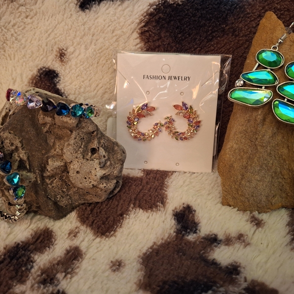 Fashion Jewelry Jewelry - Fashion Jewelry Multicolor Earrings Bundle !